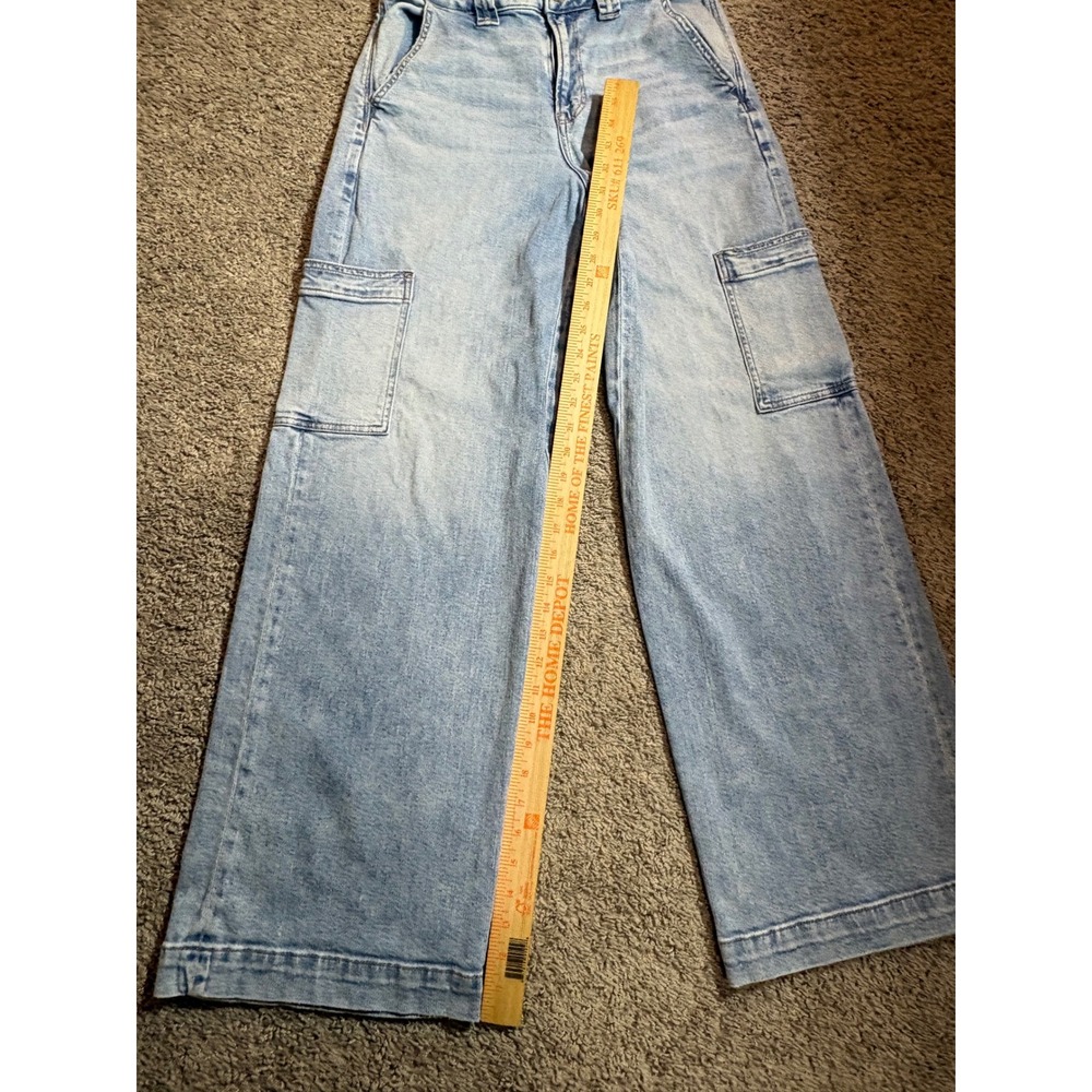 American Eagle Super High-Rise Baggy Wide Leg Cargo Jeans Light Wash Blue Size 4 - Picture 7 of 9